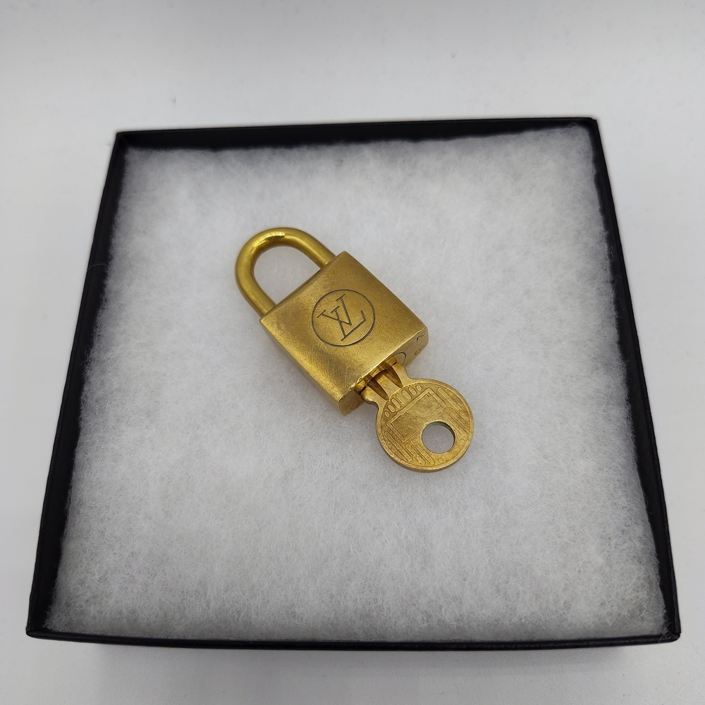 Vintage Louis Vuitton Brass Padlock #225 with Key – Paris Made – Authentic Luxe - Picture 2 of 2